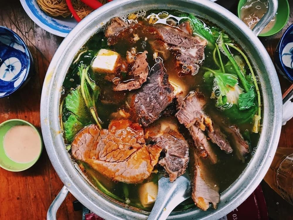  món canh ngon Tphcm, sườn bò nấu củ cải Cần Thơ, sườn bò kim chi Long An, món canh bổ dưỡng Bình Dương.